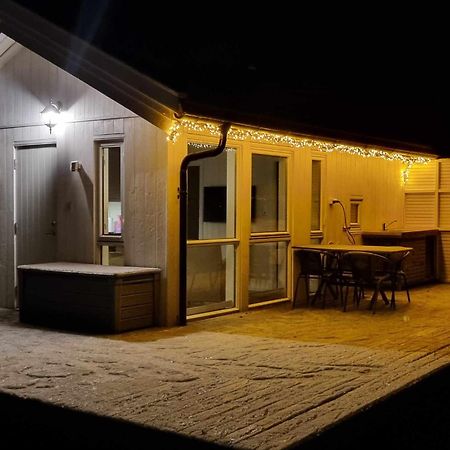Feriehus Ved Sjoen Tomra Екстериор снимка